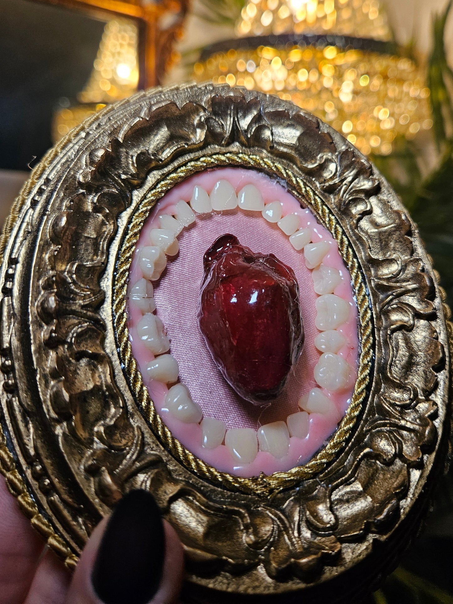 EAT YOUR HEART OUT - Gold